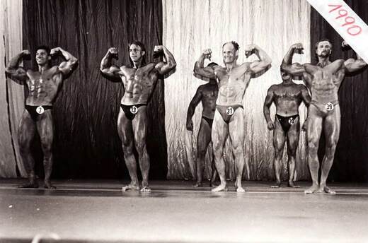 1990-J.Krupa55_druhý zprava mezi mlaďochy.jpg